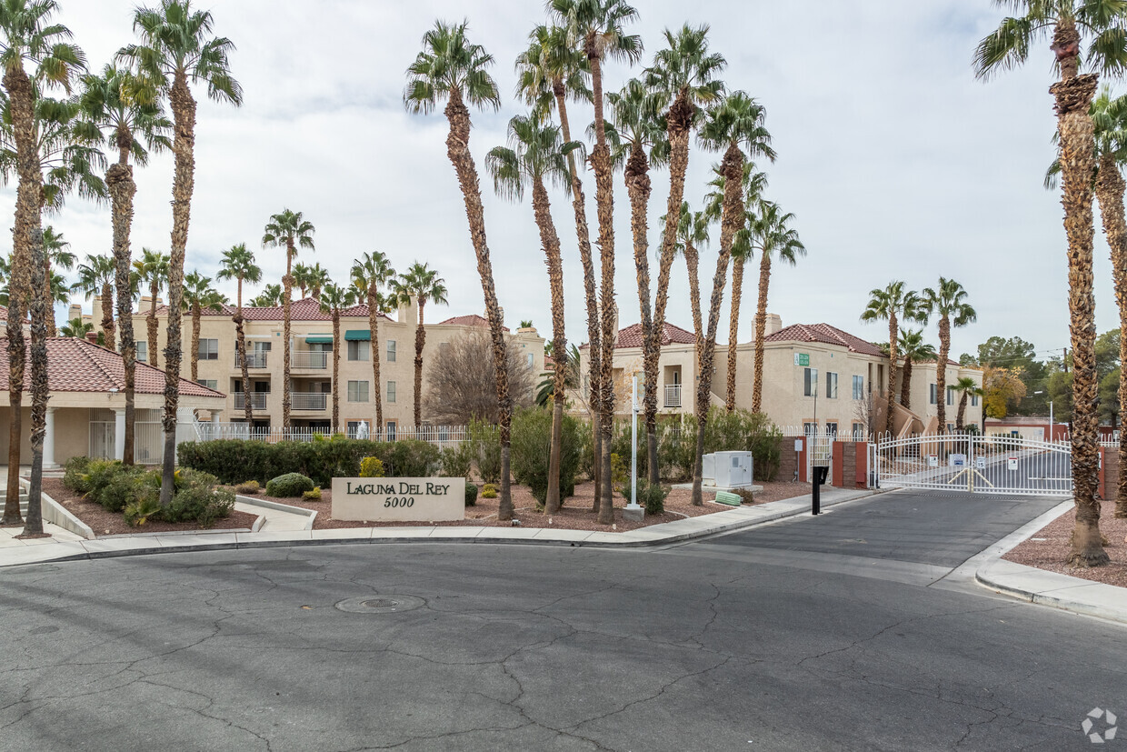 Property Entrance - Laguna Del Rey