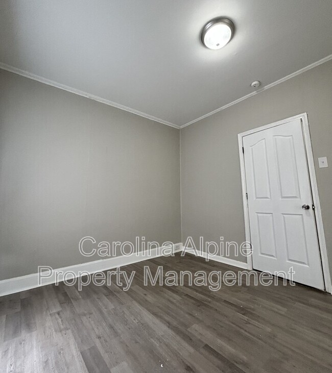 Foto del edificio - 618 Gardner St