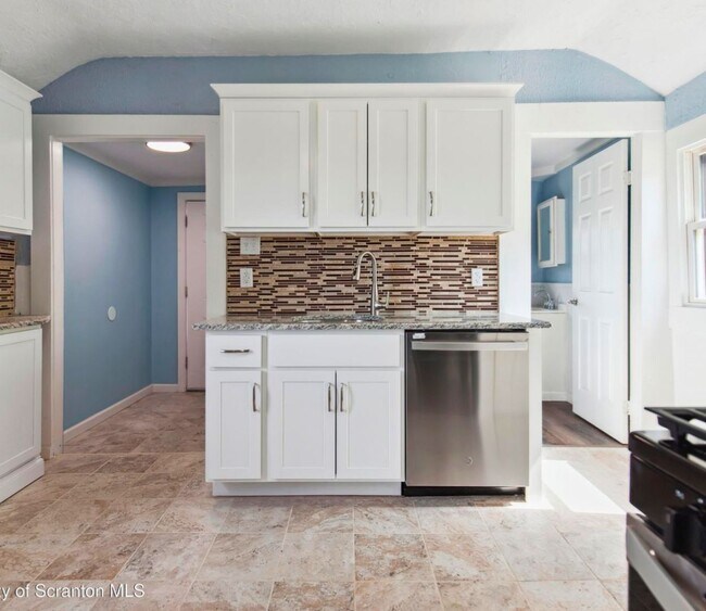 Foto del edificio - Hughestown Brand new remodel single  Famil...