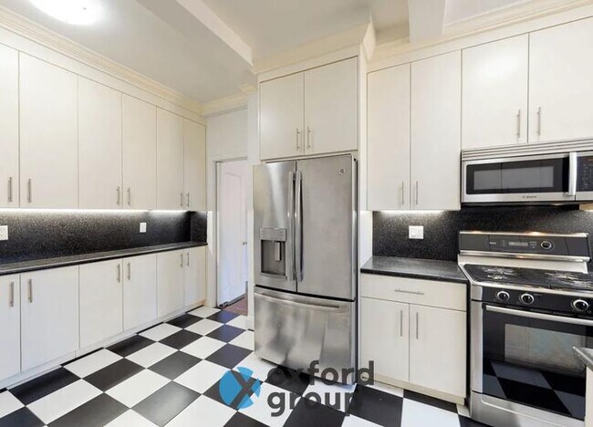 Building Photo - East 77th Street