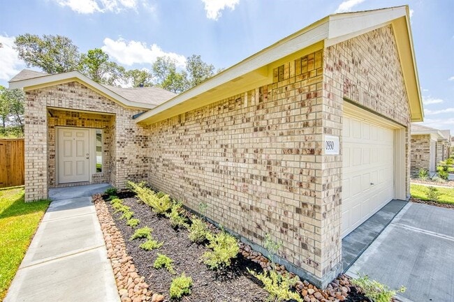Building Photo - 20930 Zuccala Dr