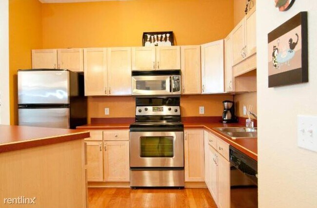 Foto del edificio - 308 E 18th St