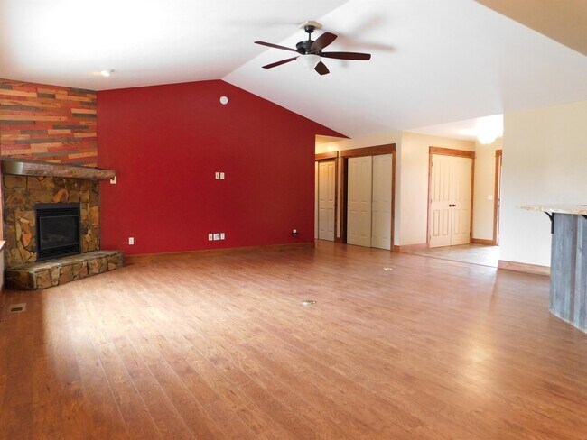 Foto del edificio - 117 Whispering Meadows Trail