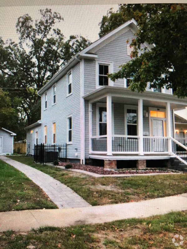 Building Photo - 147 Linden Ave