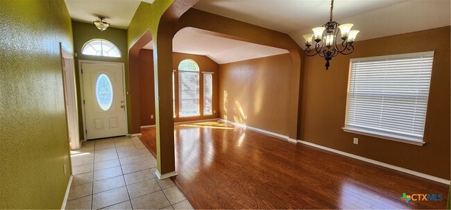 Foto del edificio - 4509 Twin Oaks Cir