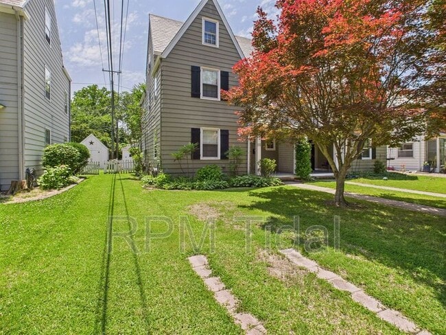 Building Photo - 217 Palen Ave