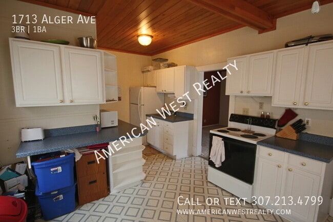 Building Photo - 3bed / 1bath home
