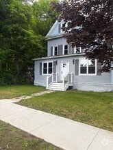 Building Photo - 108 Pine St