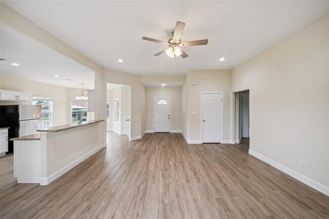 Foto del edificio - 14107 Overstreet Dr