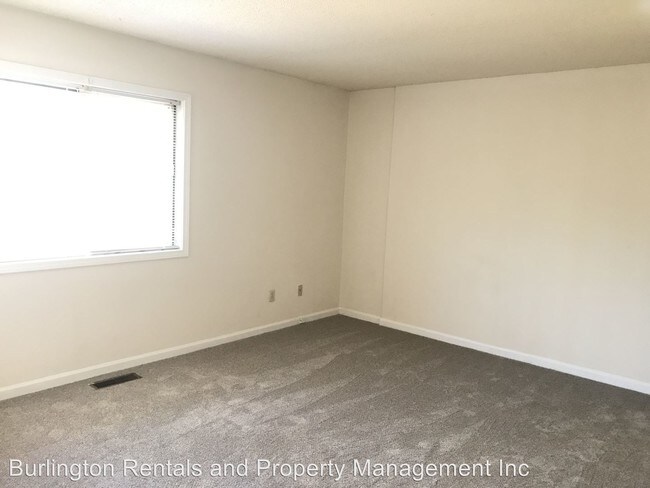 Building Photo - 2322 Lavista Dr