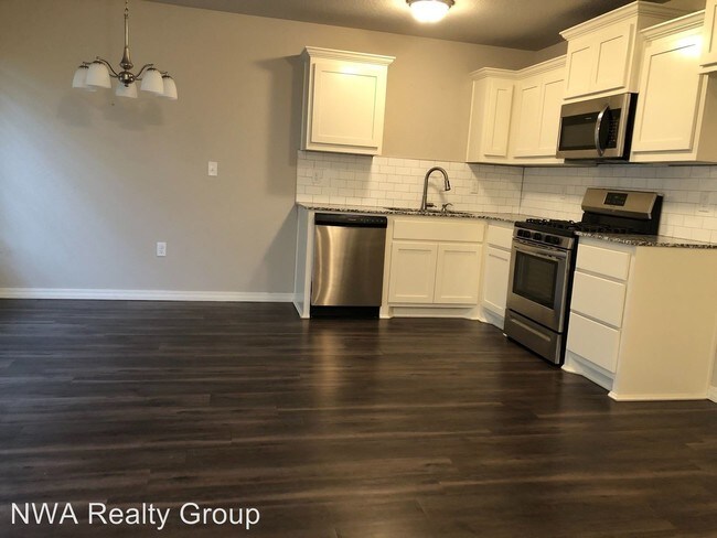 Building Photo - 3 br, 2 bath House - 420 Weston Loop