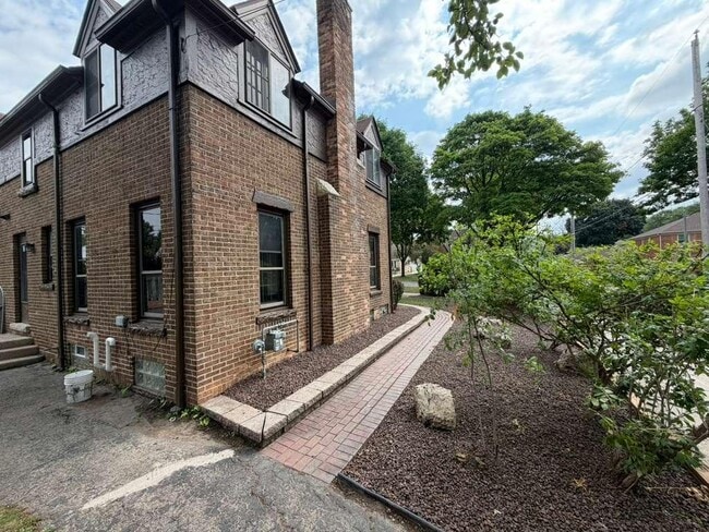 Foto del edificio - 2323 N 81st St