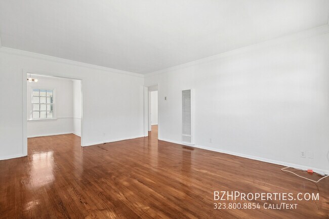 Foto del edificio - 1047 1/2 S Holt Ave-