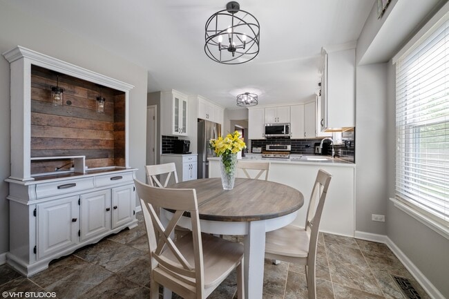 Foto del edificio - 1196 Hummingbird Ln