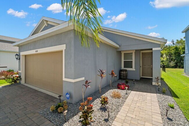 Building Photo - Beautiful Home For Rent in Eaves Bend!