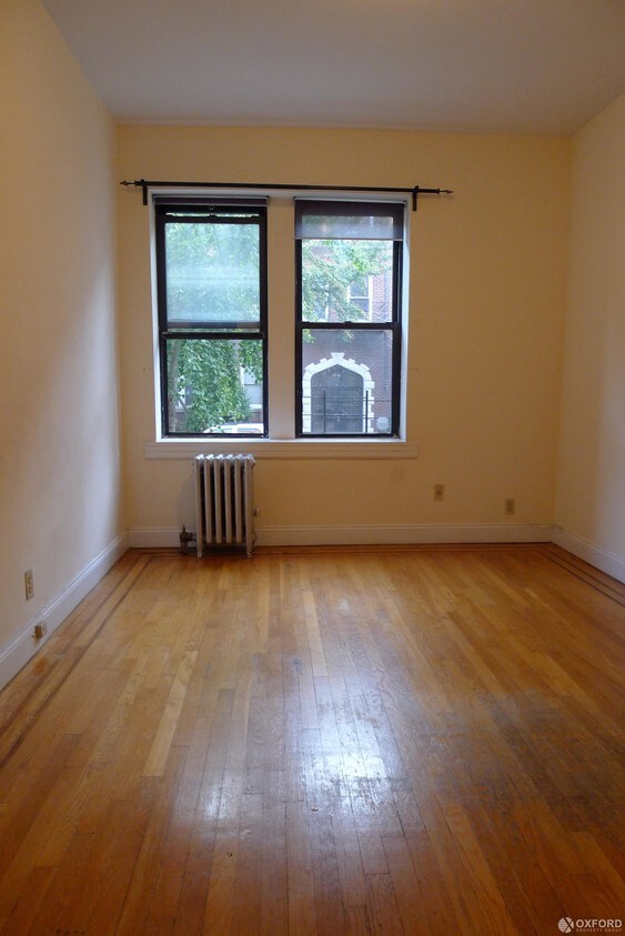 Primary Photo - 45-35 42nd Street