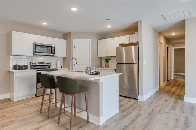 Building Photo - 12790 W Wheatland Ct