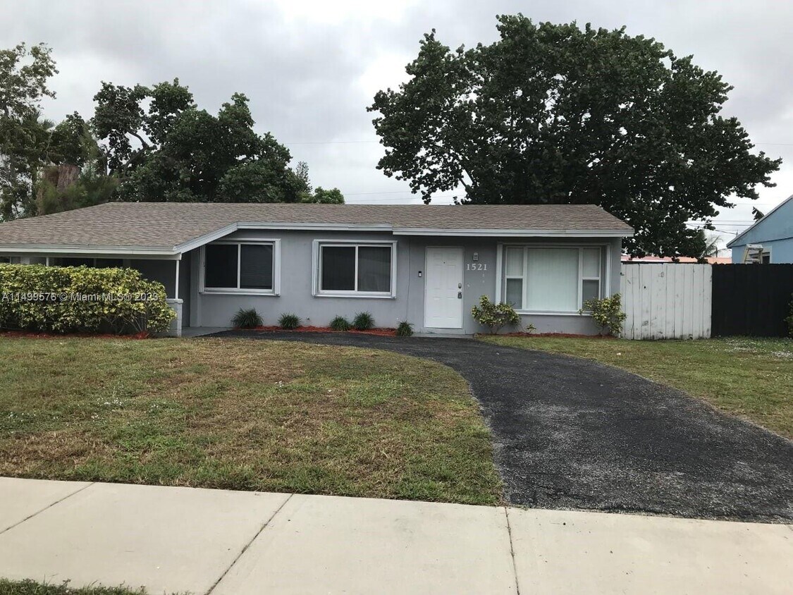 Primary Photo - 1521 SW 67th Ave