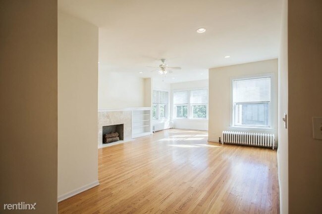 Foto del edificio - 4806 N Winchester Ave