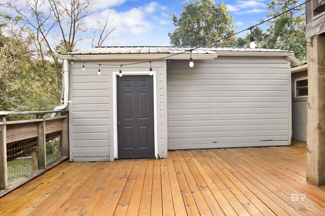 Building Photo - 18870 Highland Dr