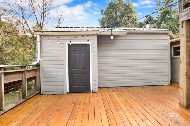 Foto del edificio - 18870 Highland Dr