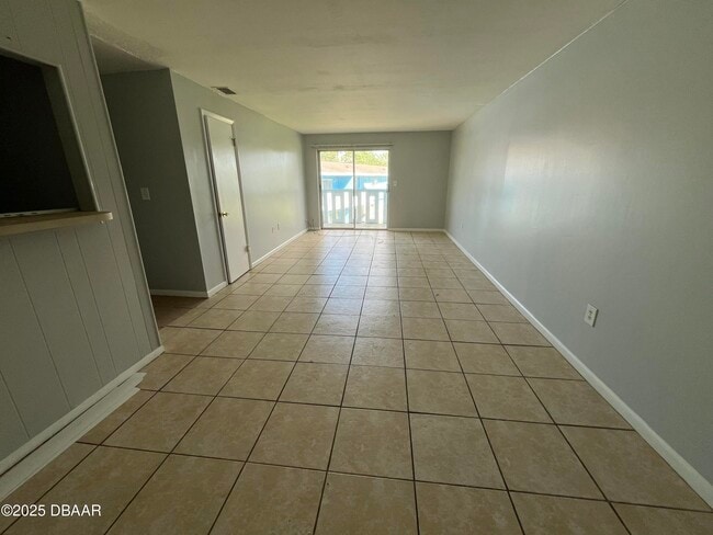 Building Photo - 1850 S Park Ave