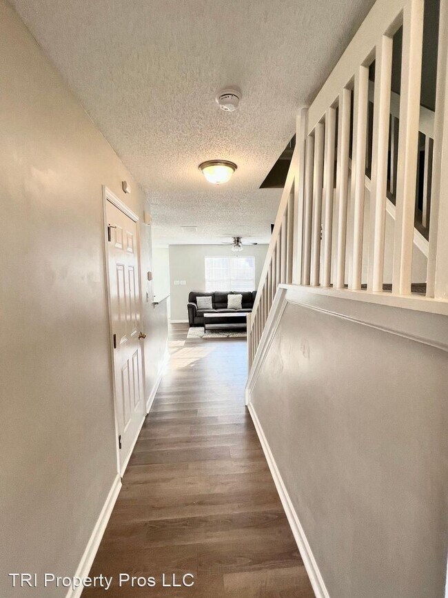 Building Photo - 2 br, 2.5 bath House - 18 Satterfield Place