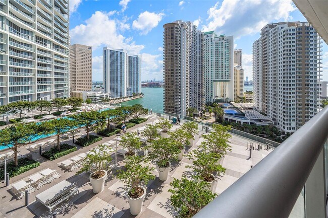 Foto del edificio - 495 Brickell Ave