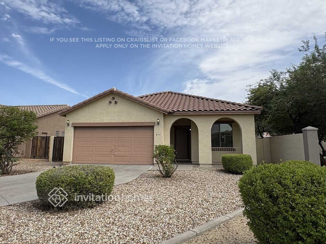 Foto principal - 3121 S 74th Dr
