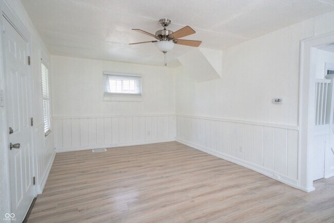 Building Photo - Charming 2BR House  - 2 blocks from Univer...