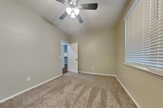 Building Photo - 14422 Bladenboro Dr