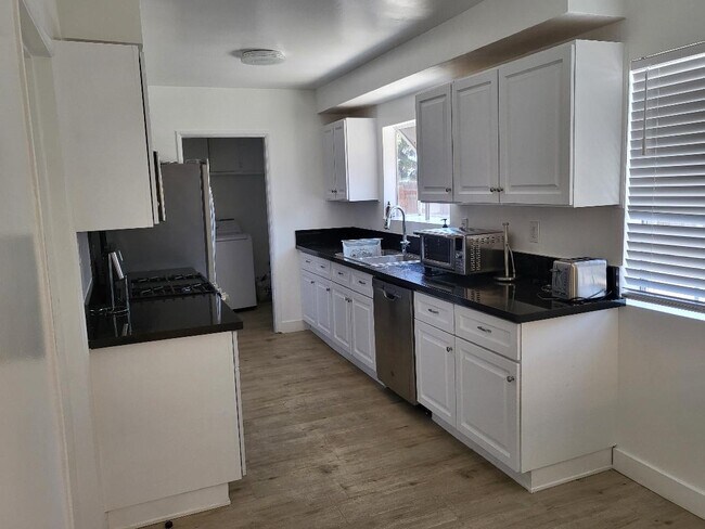Building Photo - 8856 Casaba Ave