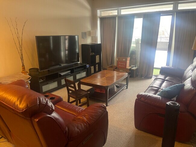 Foto del edificio - 6400 N Northwest Hwy