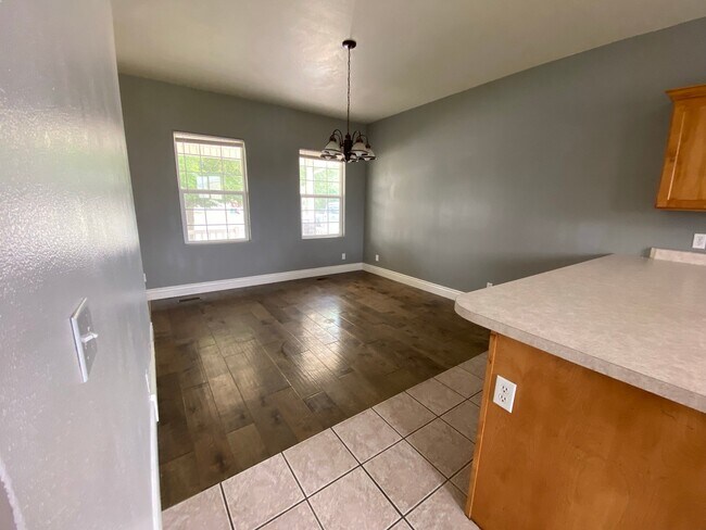 Foto del edificio - 4169 NW Pinion Cir