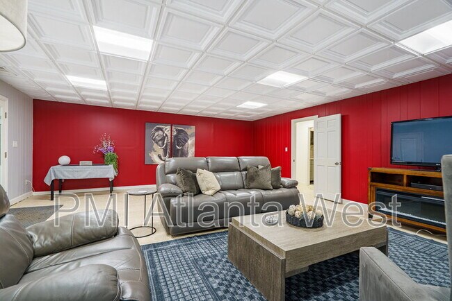 Building Photo - 2215 Spalding Dr