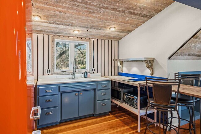 Foto del edificio - 248 Walker Ave