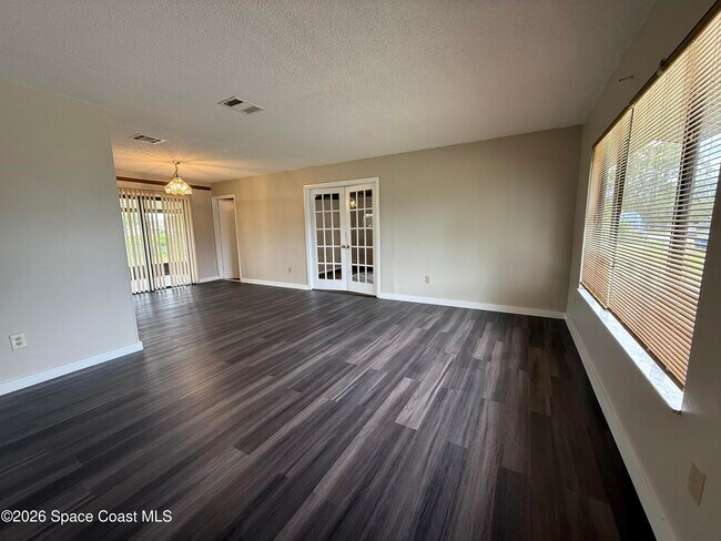 Foto del edificio - 1490 Van Buren Ave SE