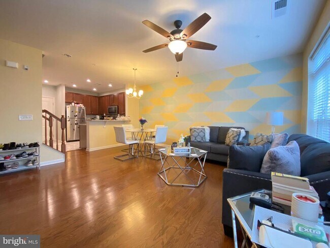 Foto del edificio - 14823 Chrysler Ct