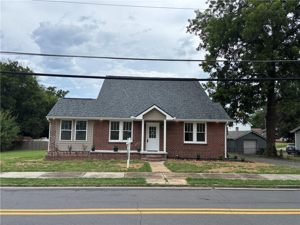 Primary Photo - 107 Johnson St