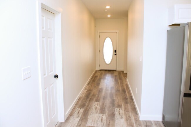 Foto del edificio - 5015 Reeder St