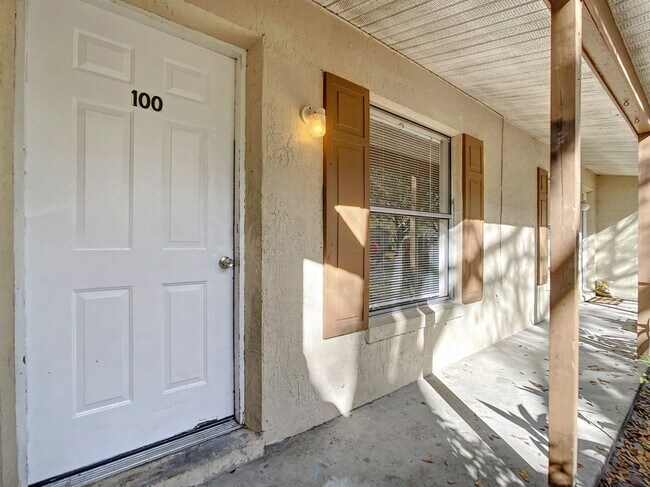 Building Photo - Beautiful 2 bed /1.5 bath home FOR RENT in...