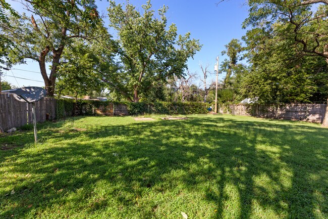 Foto del edificio - 1108 W 17th St N