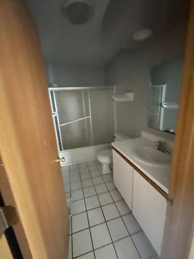 Foto del edificio - OSU North Campus 5 bedroom 2 bath apartment