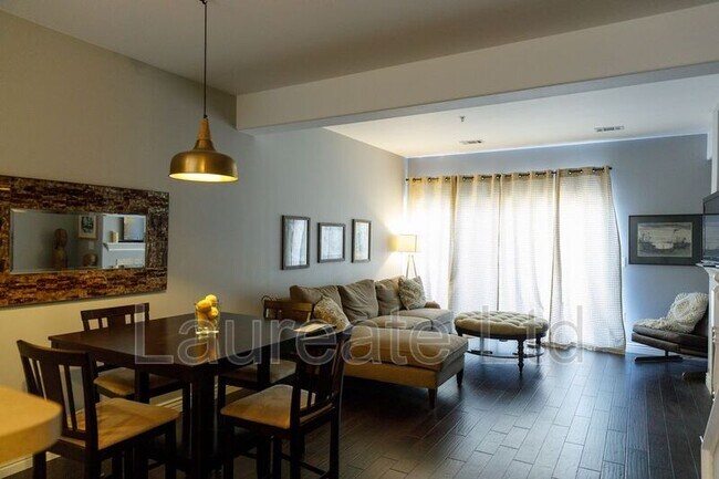 Foto del edificio - 2767 W Riverwalk Cir