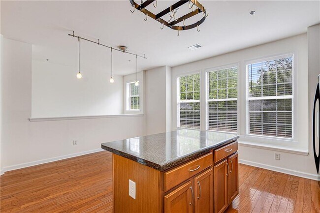 Building Photo - 4664 Creekside Villas Way