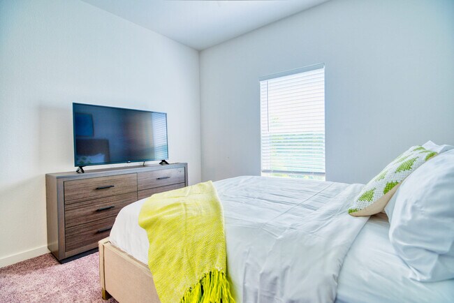 Foto del edificio - 2548 SW 13th St