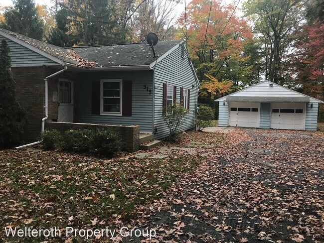 Building Photo - 3 br, 1 bath House - 515 Cemetery Road