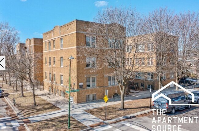 Foto del edificio - 1946 W Leland Ave