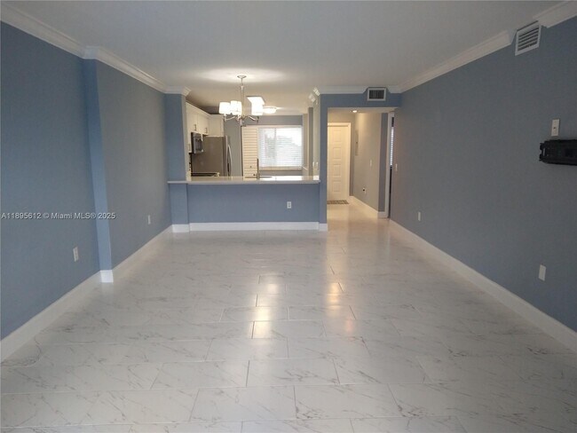 Foto del edificio - 7817 Trent Dr