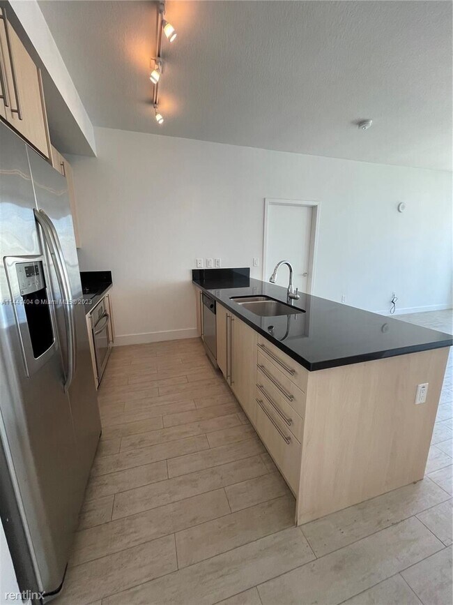 Foto del edificio - 2 br, 2 bath Condo - 1111 SW 1st Ave Apt 3...